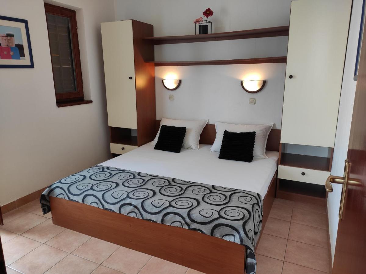 Apartments With A Parking Space Novalja, Pag - 6552 Exterior photo